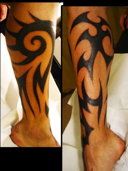 tatoo homme mollet tribal