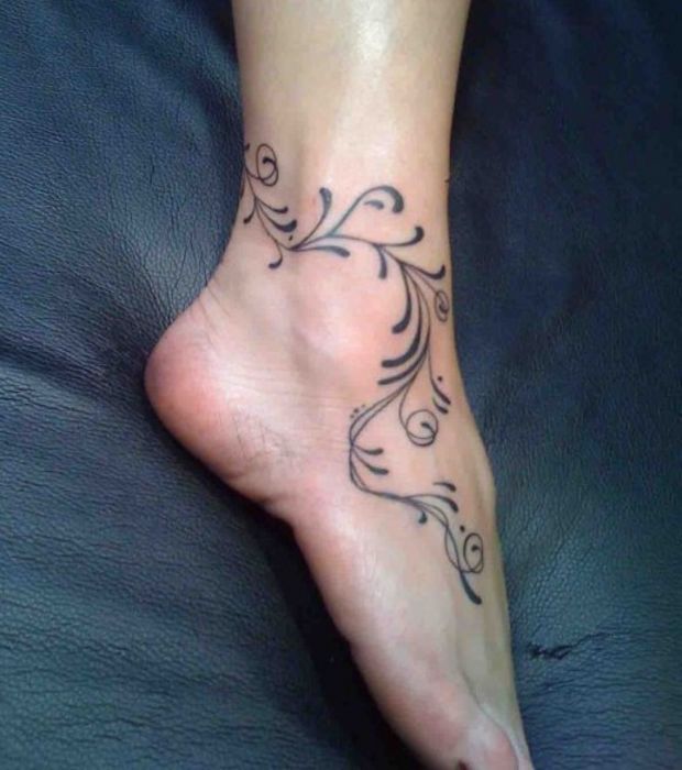 tatoo pied cheville femme