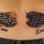 tatouage ange bas des reins