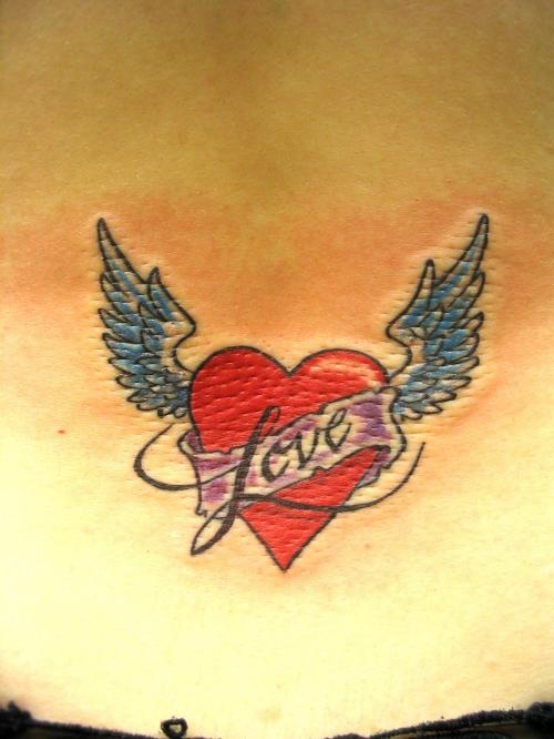 tatouage ange coeur