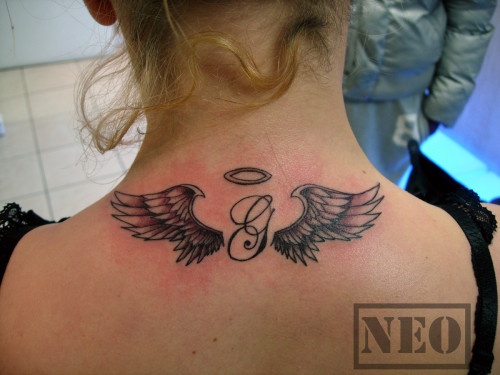 tatouage ange et lettre