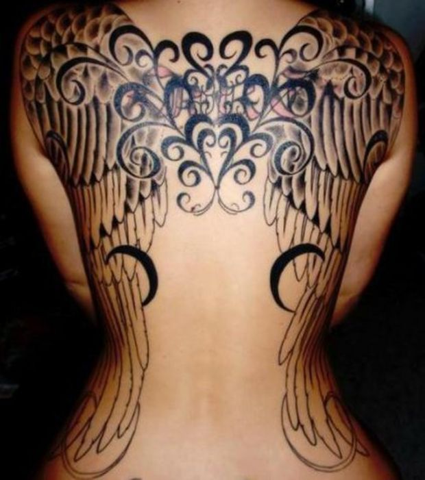 tatouage ange haut du dos