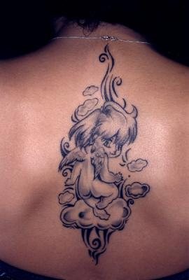 tatouage ange haut du dos