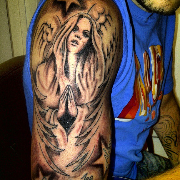 tatouage ange homme bras