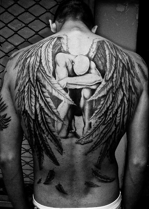 tatouage ange homme dos