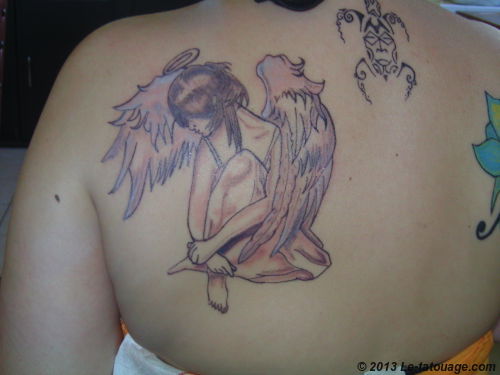 tatouage ange omoplate