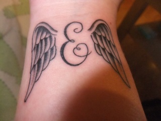 tatouage ange rigolo