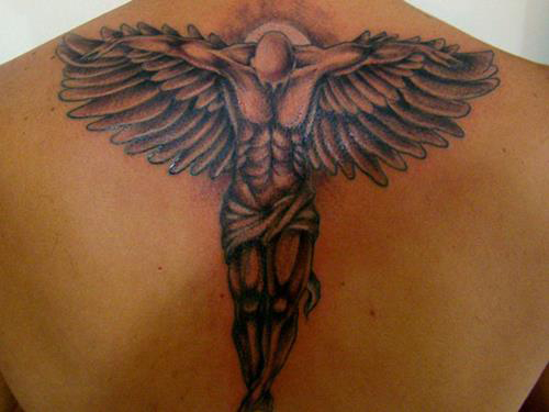 tatouage ange sur le dos