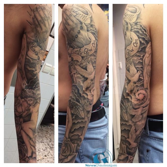 tatouage ange sur nuage