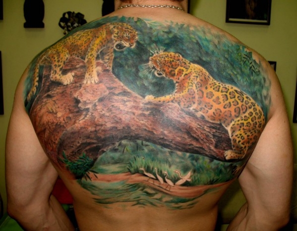 tatouage animaux dos