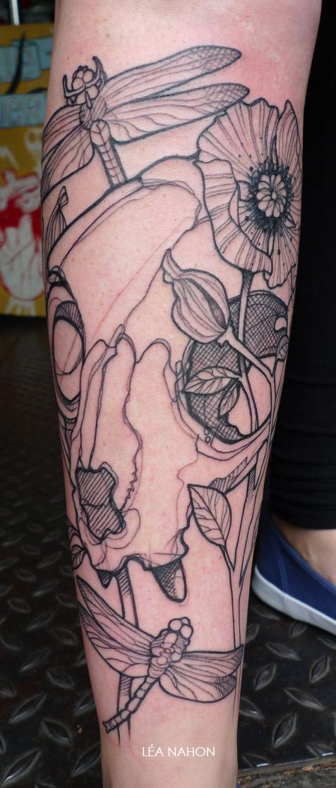 tatouage animaux fleur