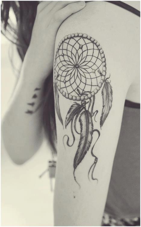 tatouage attrape reve oiseau