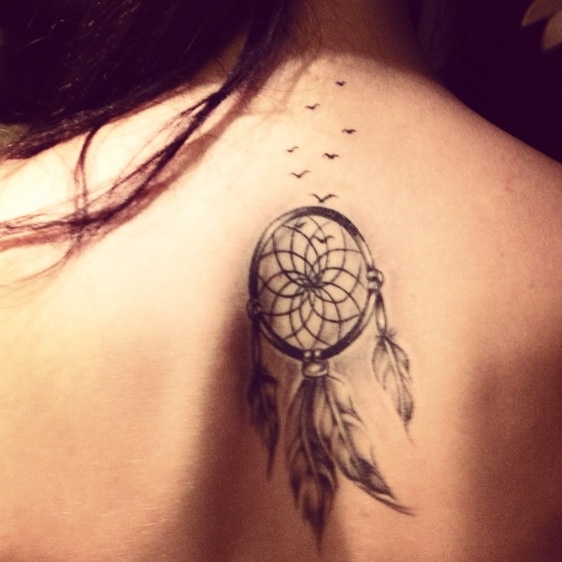 tatouage attrape reve oiseau