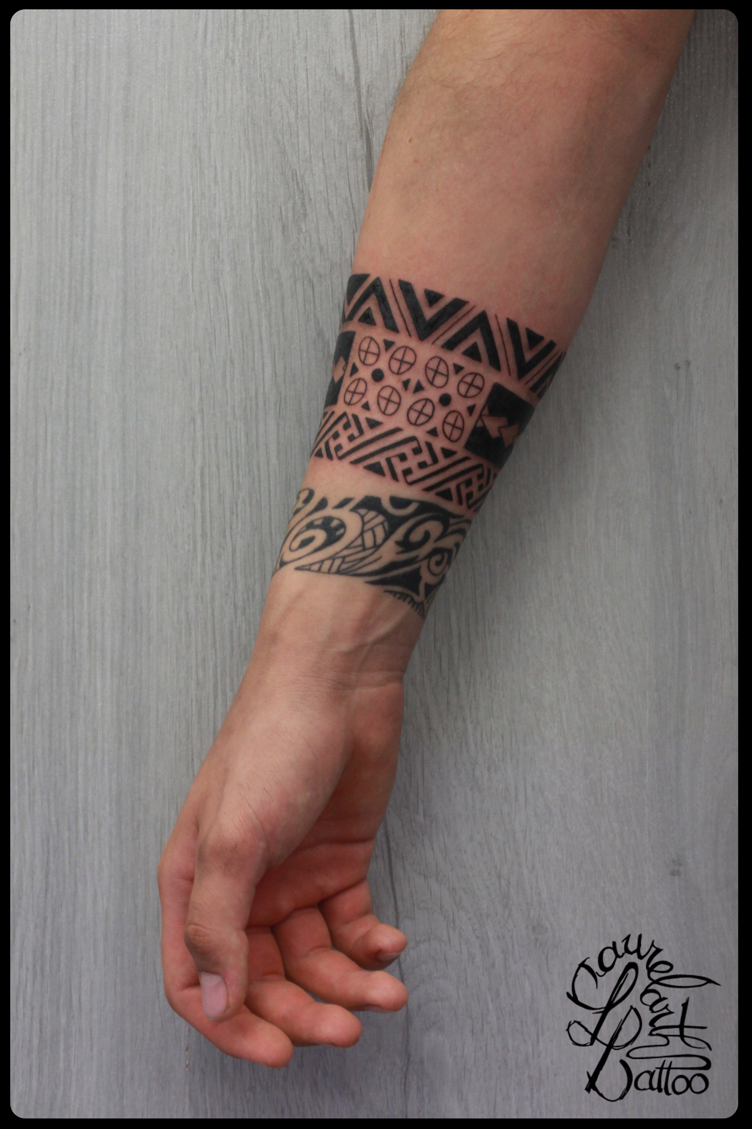 Tatouage avant bras et travail
