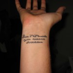 tatouage avant bras femme ecriture