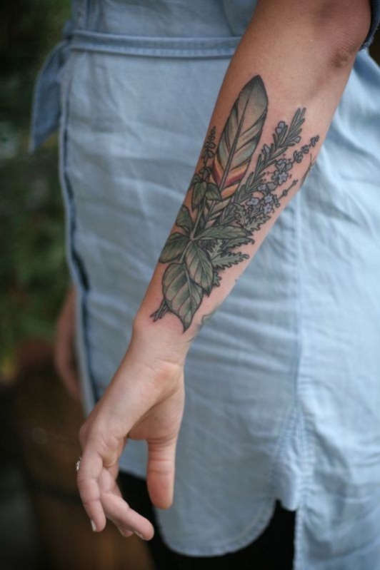 tatouage avant bras femme fleur