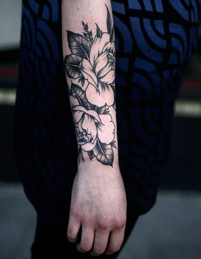 tatouage avant bras fleur