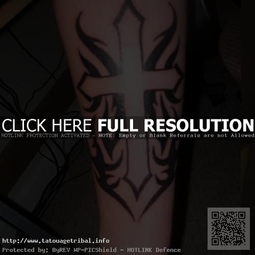 tatouage avant bras homme tribal