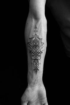 tatouage avant bras intérieur homme
