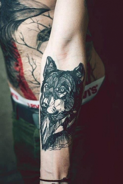 Tatouage avant bras loup