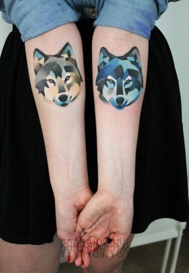 tatouage avant bras loup