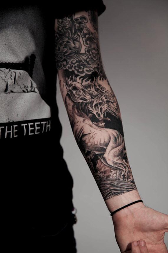 tatouage avant bras noir