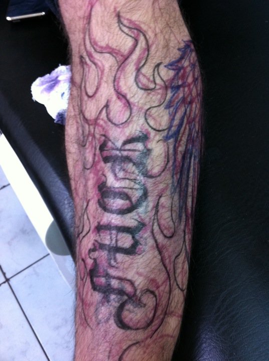 tatouage avant bras poilu