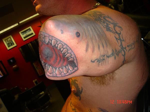 tatouage avant bras requin