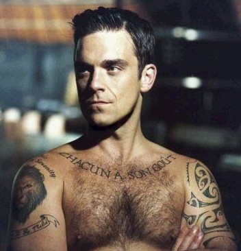 tatouage avant bras robbie williams