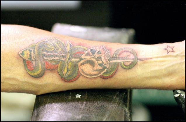 tatouage avant bras serpent