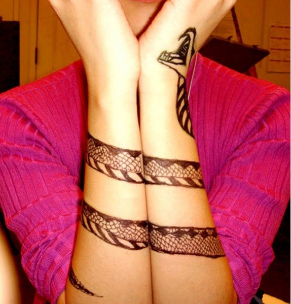 tatouage avant bras serpent