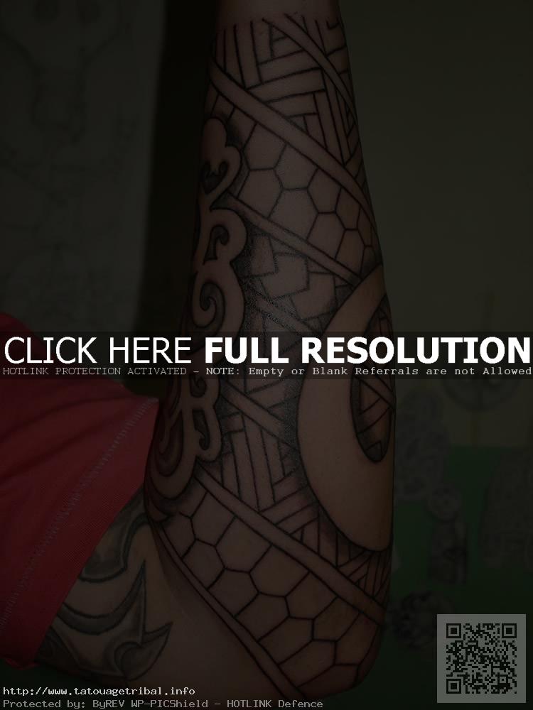 tatouage avant bras tahitien