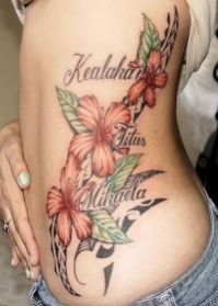 tatouage avec une fleur