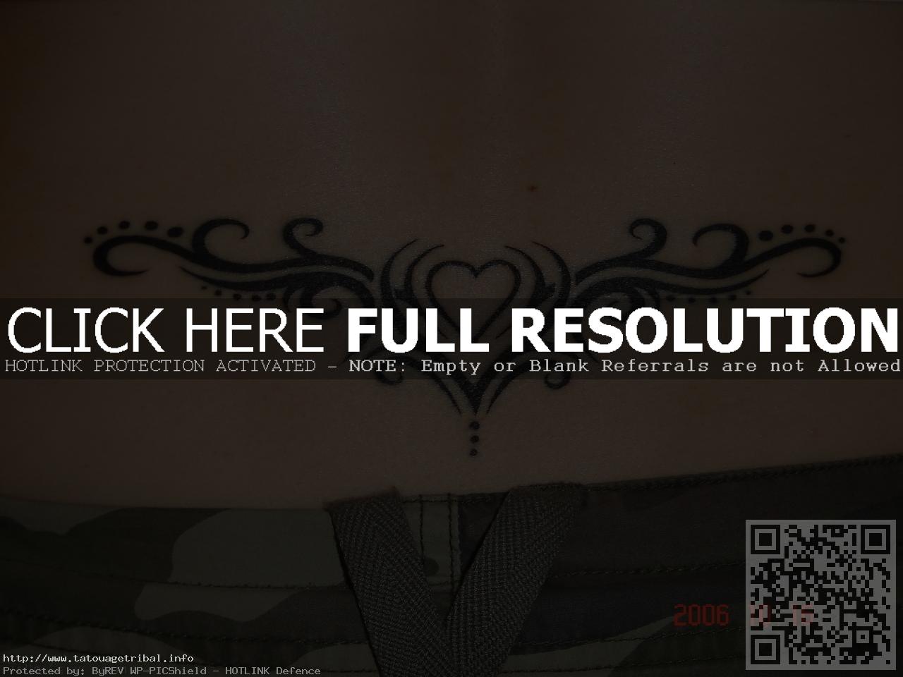 tatouage bas du dos coeur