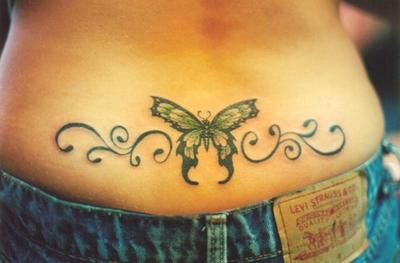 tatouage bas du dos coeur