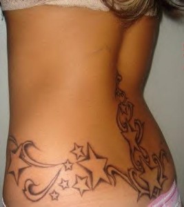 tatouage bas du dos femme étoile