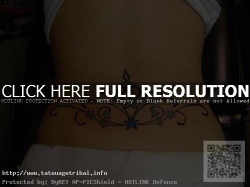 tatouage bas du dos femme étoile