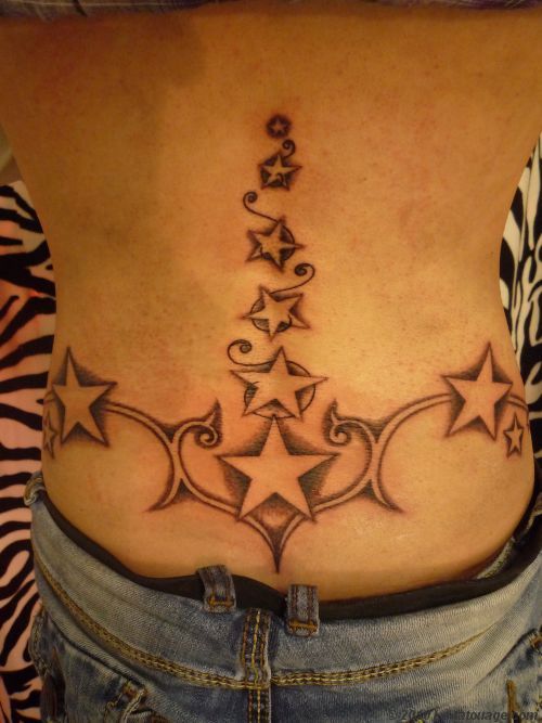 tatouage bas du dos femme étoile