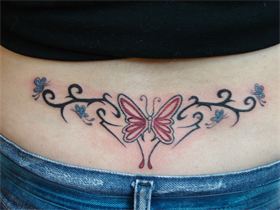 tatouage bas du dos papillon