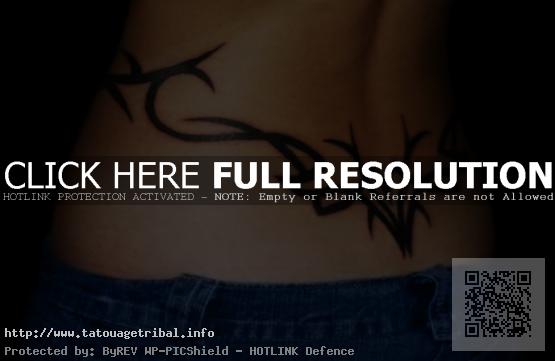 tatouage bas du dos tribal