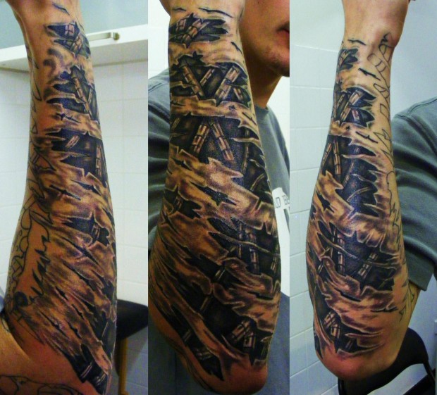 tatouage biomecanique arbre