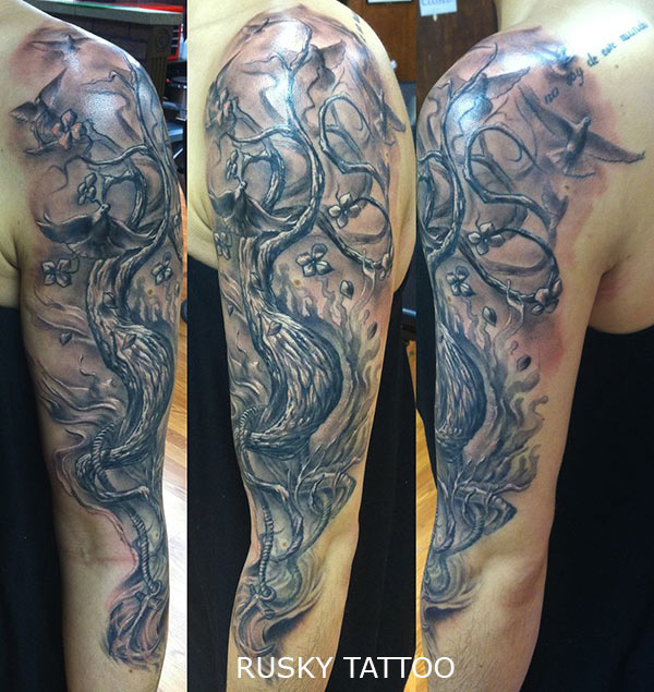tatouage biomecanique arbre