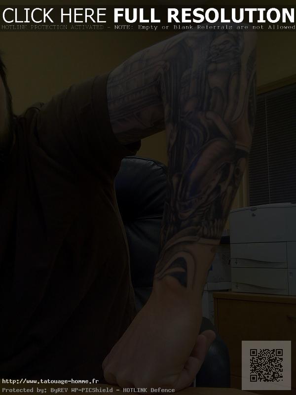 tatouage biomecanique arbre