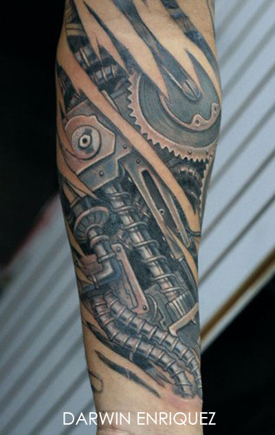 tatouage biomecanique avant bras