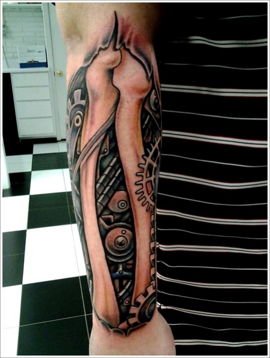 tatouage biomecanique bras