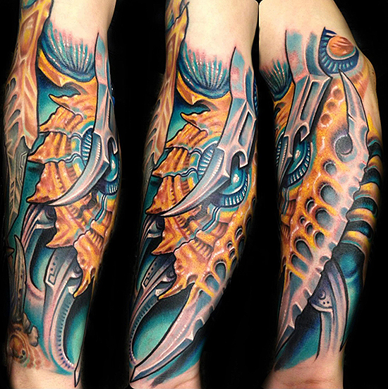 tatouage biomecanique couleur