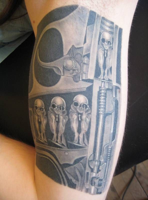 tatouage biomecanique genou