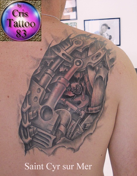 Tatouage biomecanique omoplate