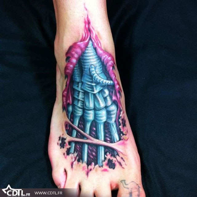 tatouage biomecanique pied