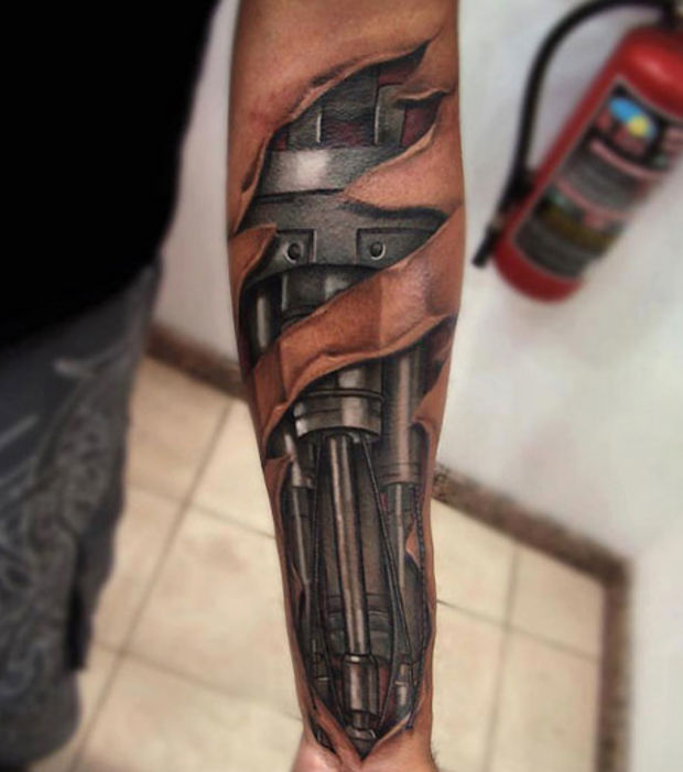 tatouage biomecanique spiderman